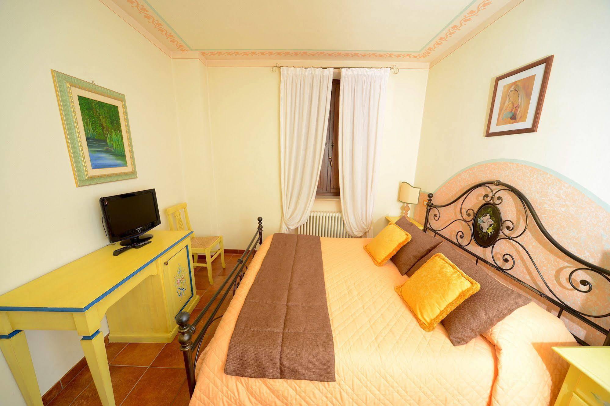 Residenze L'Uncinaia Holiday House Perugia Buitenkant foto