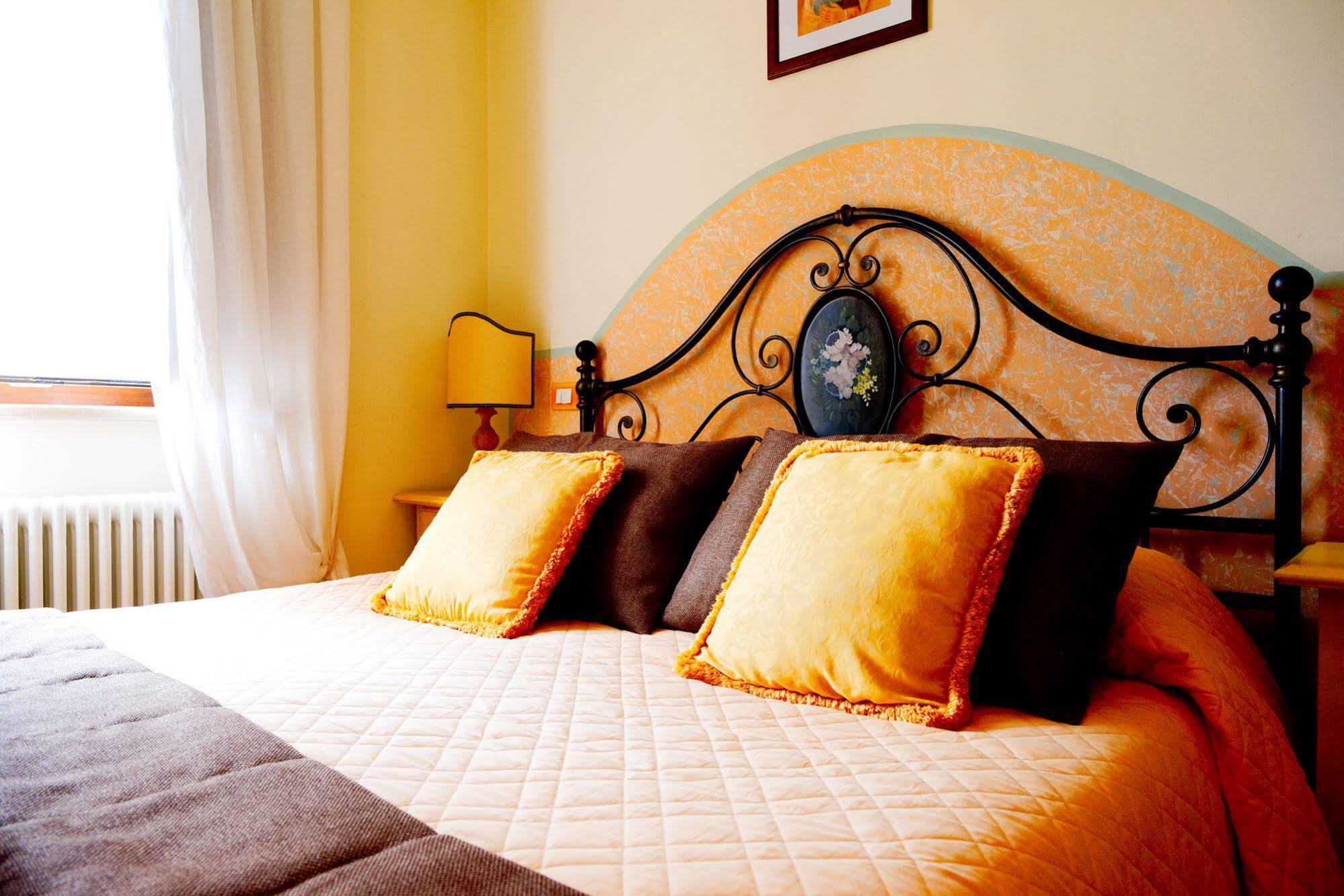 Residenze L'Uncinaia Holiday House Perugia Buitenkant foto